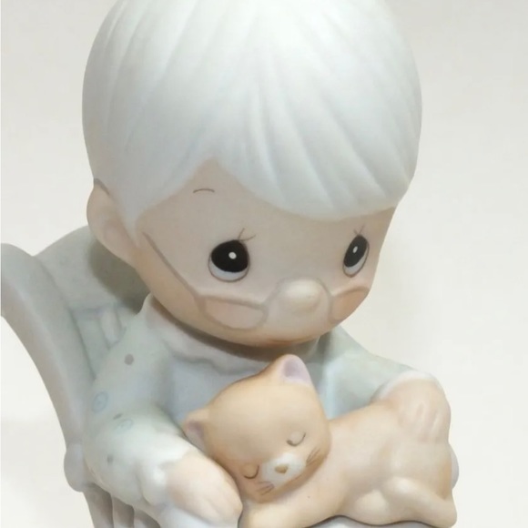 Precious Moments vintage figurine “ The Purr-Fect Grandma” - Picture 10 of 10